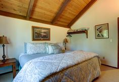 Others 7 Pet-Friendly 11 Camas Home with Brand-New Private Hot Tub by RedAwning