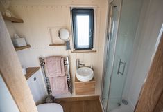 其他 7 Corner House