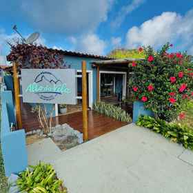 Primary image1Pousada Alto da Vila Noronha by Alto da Ilha,州长卡洛斯·威尔逊机场 (FEN)飯店