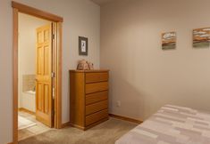 其他 7 River Scene 30 Day Minimum 3 Bedroom Home by RedAwning