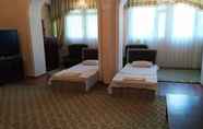 Lainnya 3 Guest House near Mirabad Bazaar