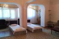 Lainnya Guest House near Mirabad Bazaar