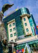 Imej utama Diplomat Plaza Hotel & Resort