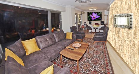 Others 2 Le Safran Palace