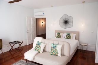 Others 4 Guimarães IN