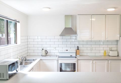 Others 66 Robins Road