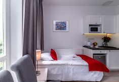 Others 5 Willa Tecza