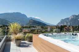 Hoody Active & Happiness Hotel, 8.549.049 VND