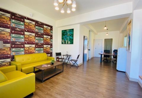 Khác Picking up the B&B