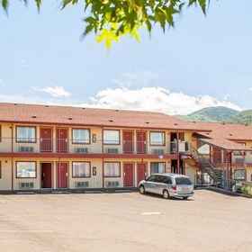 Primary image 1 Ashland Valley Inn, Hotel Angus Bowmer Theater