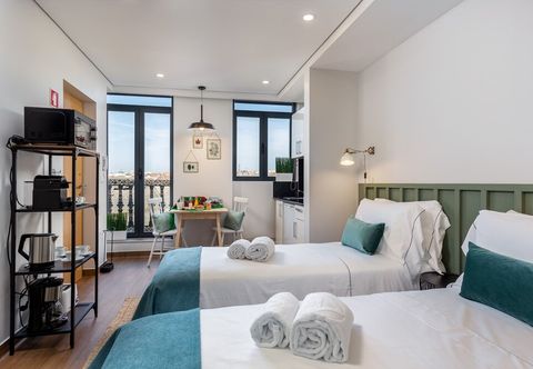 Others Feel Porto Wine Essence Flats