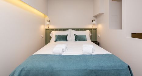 Others 2 Feel Porto Wine Essence Flats