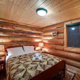 Room 1 97MF - Lakeside - Dock - BBQ - Pets Ok - Sleeps 6, Whatcom County Hotels