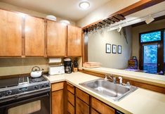 Others 4 59SW - Fireplace - Dishwasher - Washer/Dryer - Sleeps 6