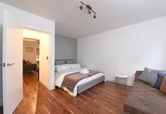 อื่นๆ 5 Charming & Modern Apartments near Oxford Circus London