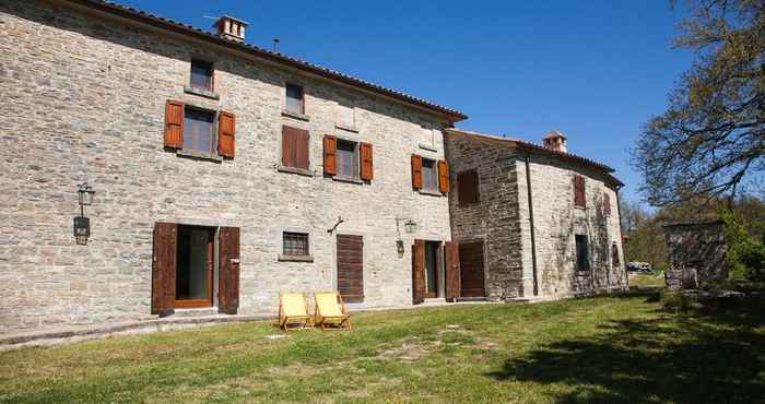 Lainnya Casale Belvedere con piscina nel bosco