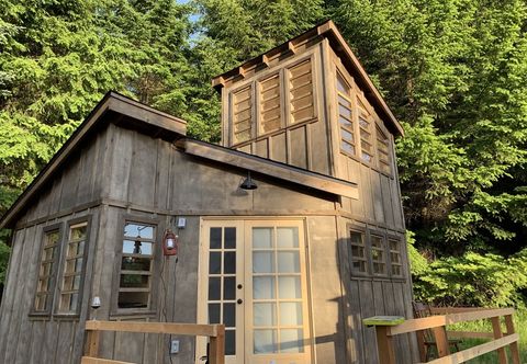 Others Clydesdale Outpost