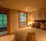 Others 3 Northwoods Luxury Condo Close to Chairlift by RedAwning