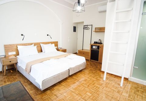 Others Ink Hotel Phos