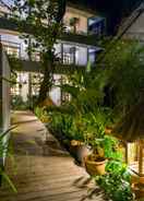 Interior entrance Big Tree Boutique Hotel