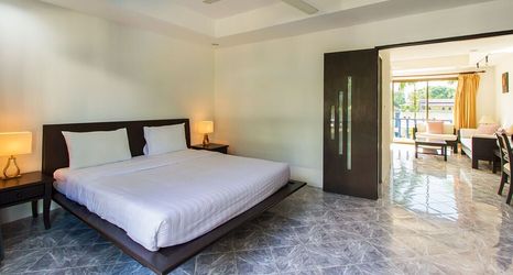 기타 2 The Club Residence by Alexanders