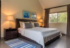 Others 2 Villa Equipped With an Infinity Edged Pool in Gated Community