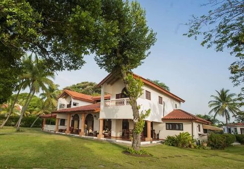 Others Spacious Oceanfront Villa