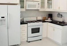 Others 6 Romantic two Bedroom Deluxe Villa With all Modern Conveniences