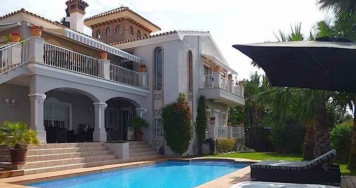 Others Luxury Villa With Pool & Jacuzzi