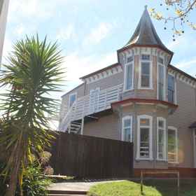 メイン イメージ 1 Haka Lodge Ponsonby - Hostel, Campbells Bay Hotels