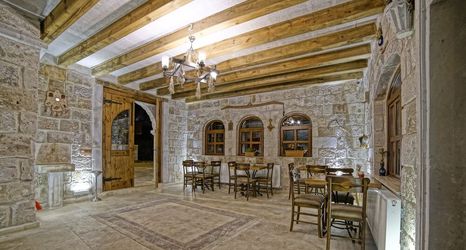 Others 2 Risus Cave Suites