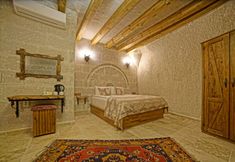 Others 5 Risus Cave Suites