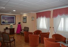 Others 2 Hotel Paquita