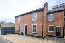 Lain-lain Blackfriars Cottage