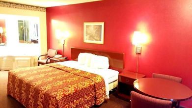 Others 4 Red Carpet Inn & Suites