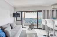 Lain-lain Chic Modern Seaside Oasis -Sunny Piraeus