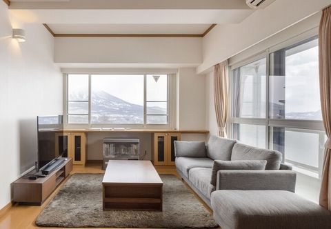 Others Mountainside Palace