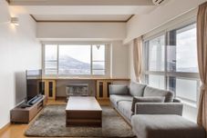 Others Mountainside Palace