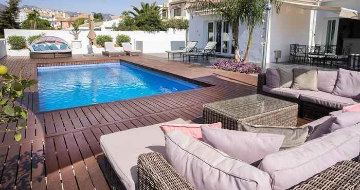 Others Great Beach Side Villa – Semi Heated Pool