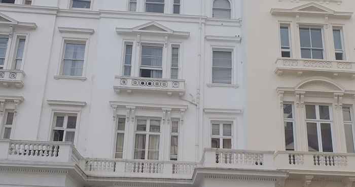 Lain-lain Studio Apartment in South Kensington 4