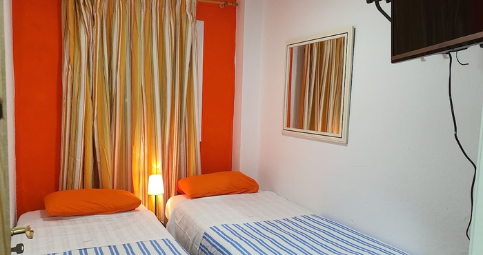 อื่นๆ Low Cost Room Plaza de Hierro IV