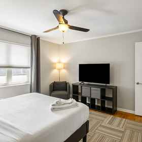 Room1布魯克伍德庭院飯店 - BCA 設備完善公寓,金纪念馆飯店