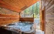 Others 2 Bear Meadows Lodge - Hot Tub - Tahoe Donner 6 Bedroom Home by Redawning
