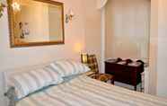 อื่นๆ 6 Homely, Comfortable 2 Bed in Historic Rose Street