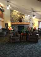 Lobi Moose Lake Lodge & Suites