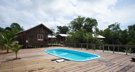 其他 2 Amazon Boto Lodge
