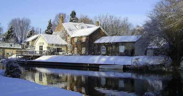 Others Riverside Cottage