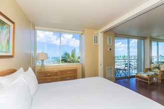 Others 4 Ilikai Marina One Bedroom Harbor View Condos - Walk to Ala Moana Beach Park!