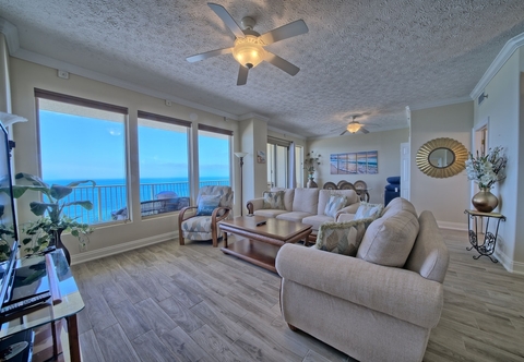 Others Marvelous Condo With Beachside Pool and Free Poolside Wifi - Unit 0902 by Redawning