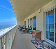 Others 4 Marvelous Condo With Beachside Pool and Free Poolside Wifi - Unit 0902 by Redawning